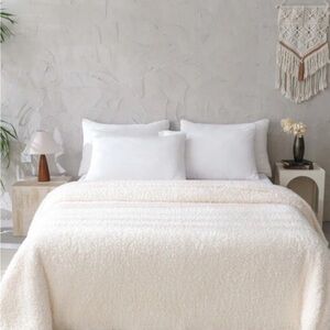 Mainstays Vanilla Dream Faux Shearling Blanket King Size NWT